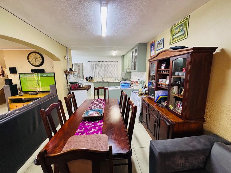 7 Bedroom Property for Sale in Castlehill KwaZulu-Natal