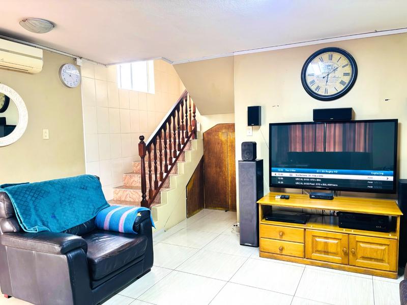 7 Bedroom Property for Sale in Castlehill KwaZulu-Natal