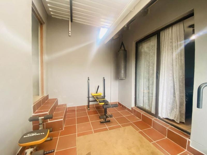 7 Bedroom Property for Sale in Castlehill KwaZulu-Natal