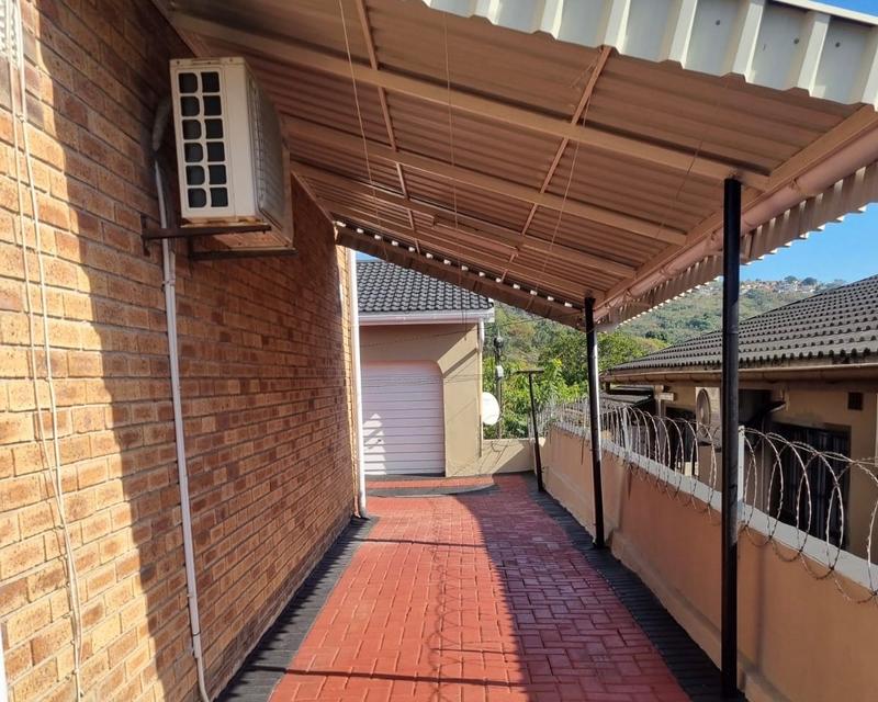 6 Bedroom Property for Sale in Shallcross KwaZulu-Natal