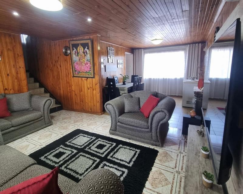 6 Bedroom Property for Sale in Shallcross KwaZulu-Natal