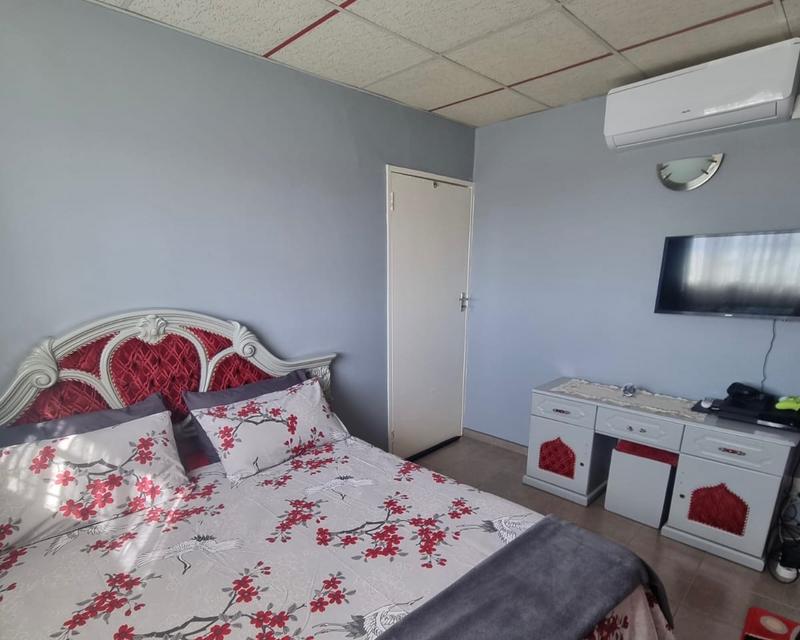6 Bedroom Property for Sale in Shallcross KwaZulu-Natal