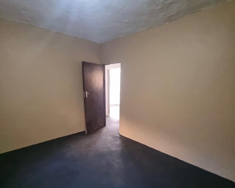 6 Bedroom Property for Sale in Shallcross KwaZulu-Natal