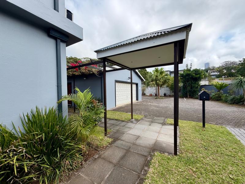 8 Bedroom Property for Sale in Umhlanga KwaZulu-Natal