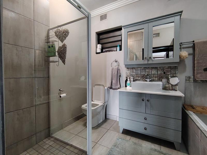 8 Bedroom Property for Sale in Umhlanga KwaZulu-Natal