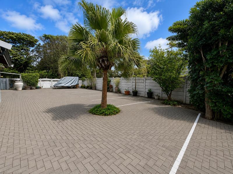 8 Bedroom Property for Sale in Umhlanga KwaZulu-Natal
