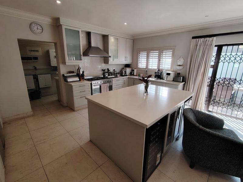 8 Bedroom Property for Sale in Umhlanga KwaZulu-Natal