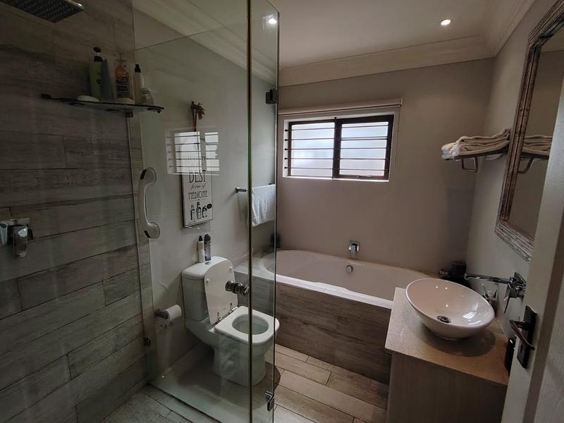 8 Bedroom Property for Sale in Umhlanga KwaZulu-Natal