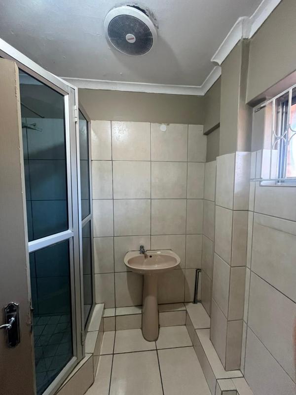 To Let 2 Bedroom Property for Rent in Overport KwaZulu-Natal