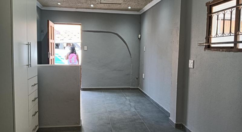 To Let 1 Bedroom Property for Rent in Berkshire Downs KwaZulu-Natal