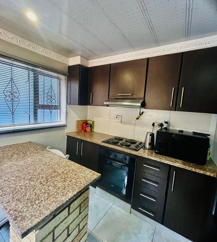 5 Bedroom Property for Sale in Umlazi KwaZulu-Natal