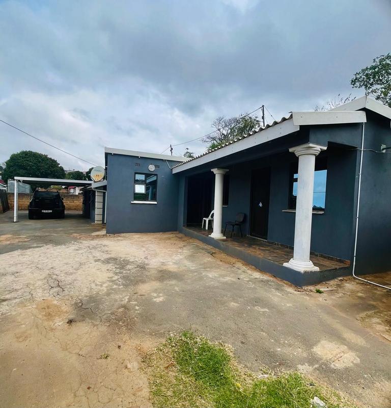 5 Bedroom Property for Sale in Umlazi KwaZulu-Natal