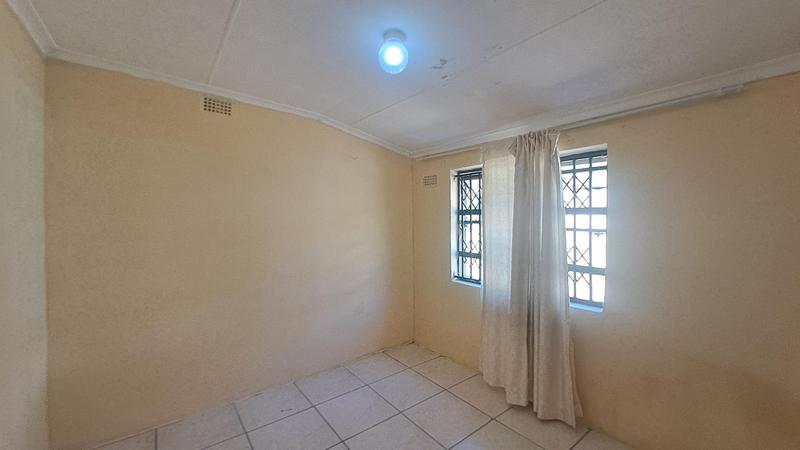 To Let 2 Bedroom Property for Rent in Umlazi KwaZulu-Natal