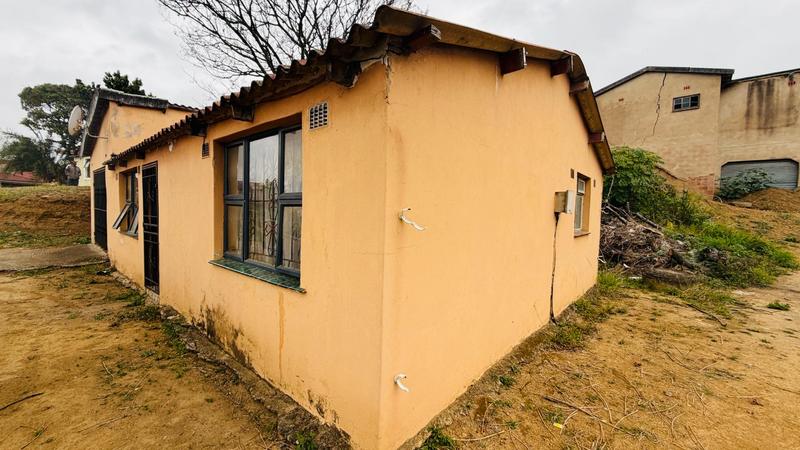 2 Bedroom Property for Sale in Umlazi KwaZulu-Natal