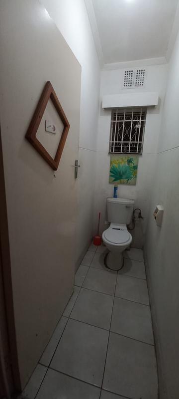 2 Bedroom Property for Sale in Pinelands KwaZulu-Natal