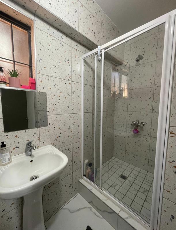 To Let 2 Bedroom Property for Rent in Sherwood KwaZulu-Natal