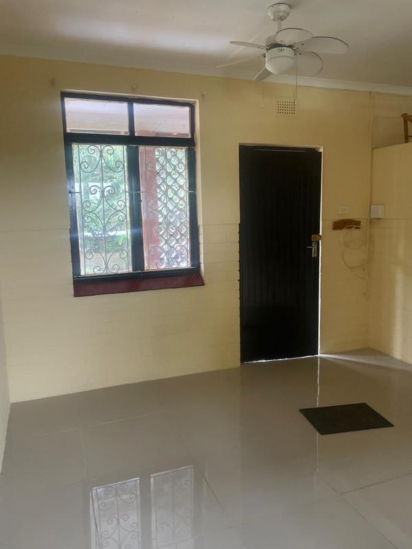 To Let 2 Bedroom Property for Rent in Kingsburgh KwaZulu-Natal