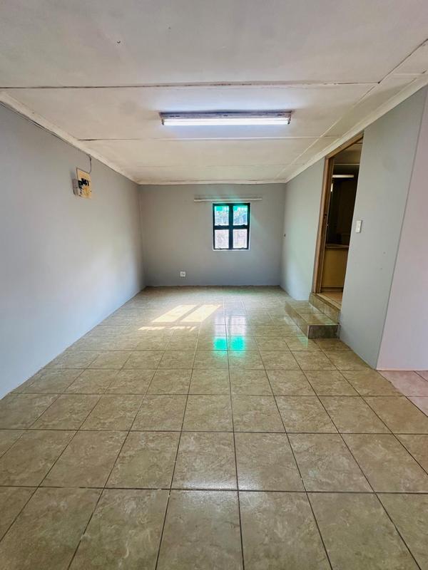 1 Bedroom Property for Sale in Montclair KwaZulu-Natal