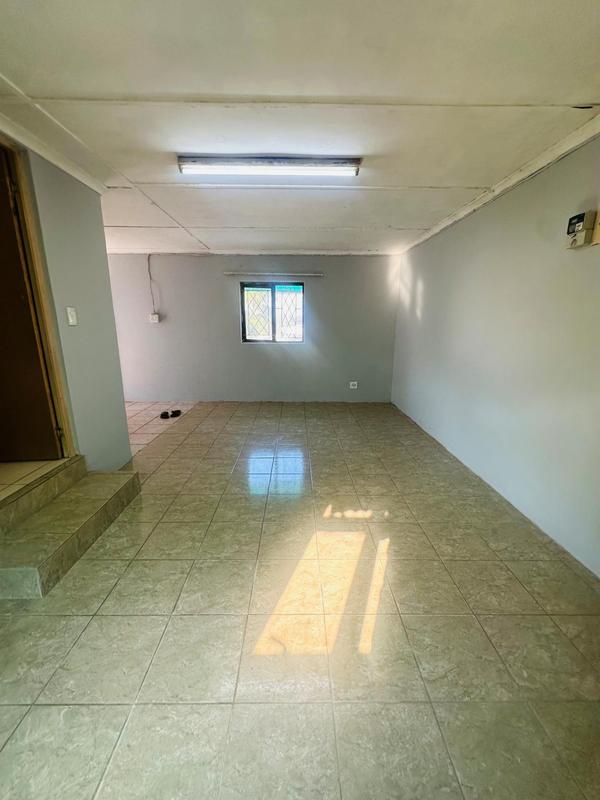 1 Bedroom Property for Sale in Montclair KwaZulu-Natal