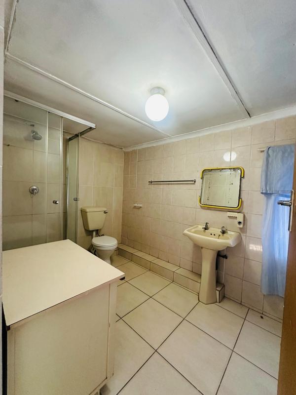 1 Bedroom Property for Sale in Montclair KwaZulu-Natal