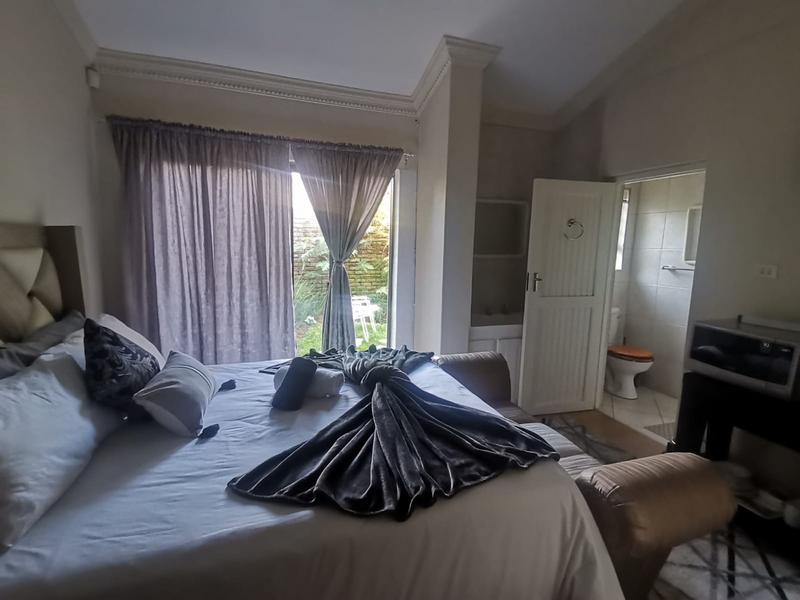 To Let 5 Bedroom Property for Rent in Uvongo KwaZulu-Natal
