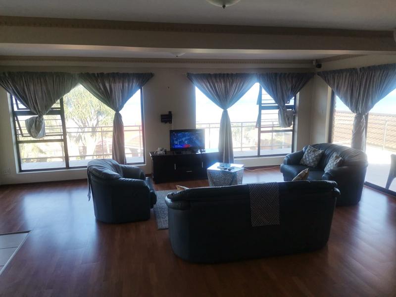To Let 5 Bedroom Property for Rent in Uvongo KwaZulu-Natal
