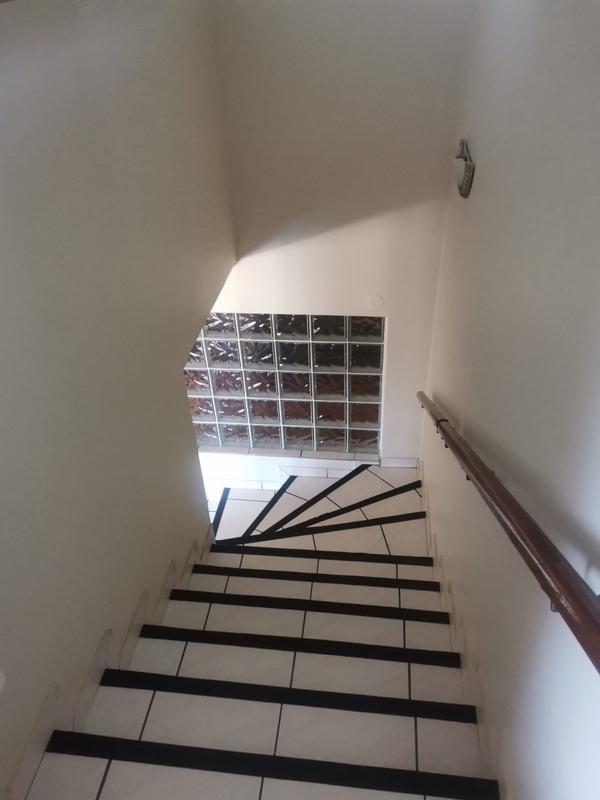To Let 5 Bedroom Property for Rent in Uvongo KwaZulu-Natal