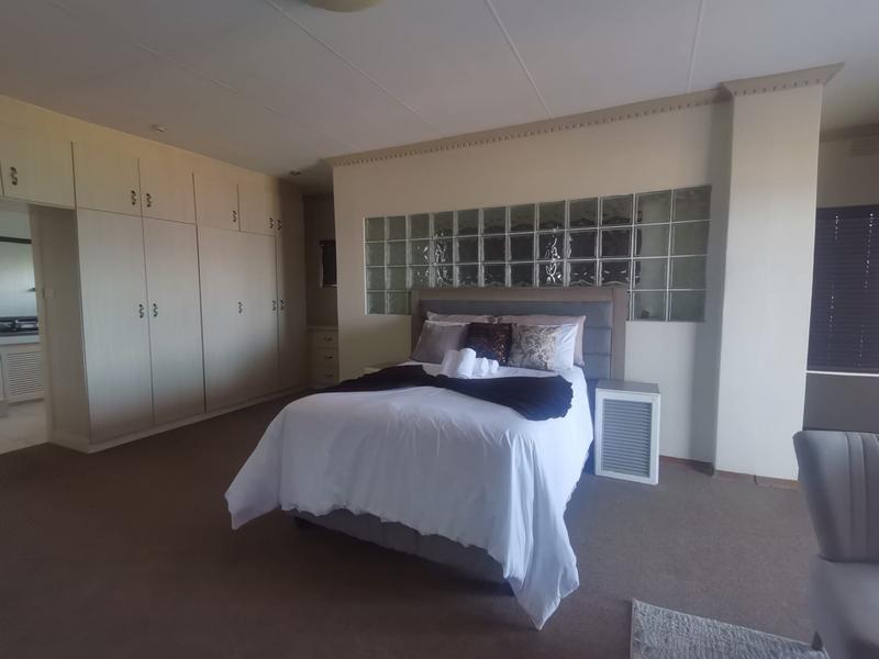 To Let 5 Bedroom Property for Rent in Uvongo KwaZulu-Natal