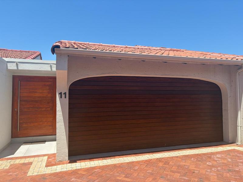 To Let 4 Bedroom Property for Rent in La Lucia KwaZulu-Natal