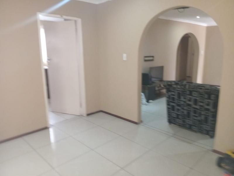 4 Bedroom Property for Sale in Kwandengezi KwaZulu-Natal