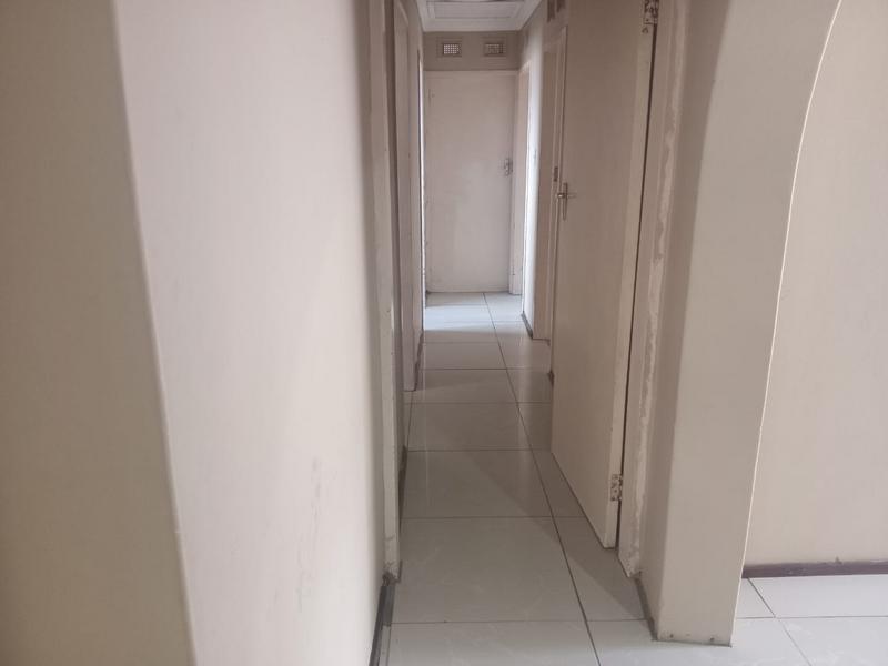 4 Bedroom Property for Sale in Kwandengezi KwaZulu-Natal