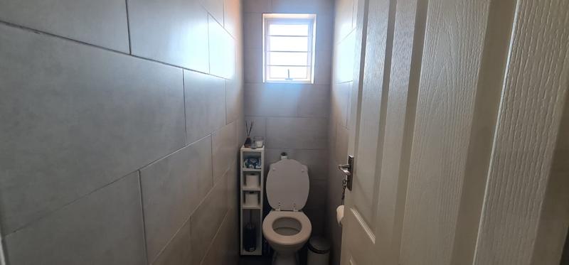 To Let 2 Bedroom Property for Rent in Windermere KwaZulu-Natal