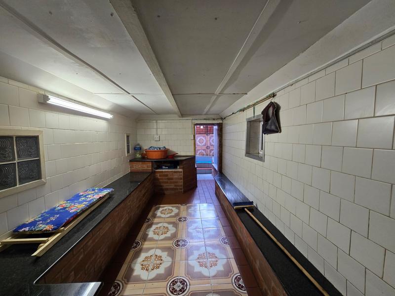 10 Bedroom Property for Sale in Umbilo KwaZulu-Natal