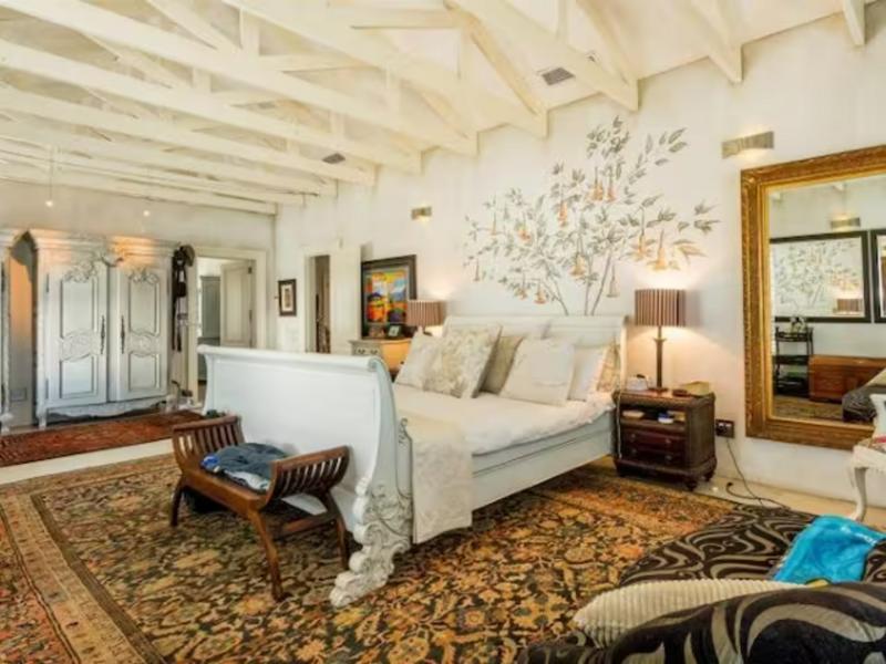 To Let 7 Bedroom Property for Rent in Tinley Manor KwaZulu-Natal