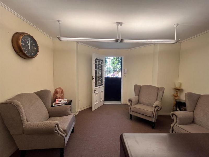 To Let Commercial Property for Rent in Essenwood KwaZulu-Natal