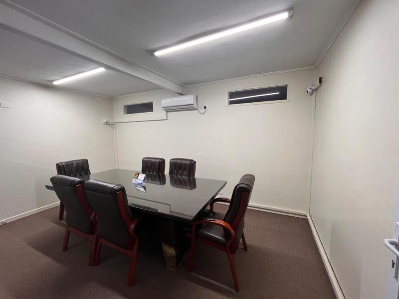 To Let Commercial Property for Rent in Essenwood KwaZulu-Natal