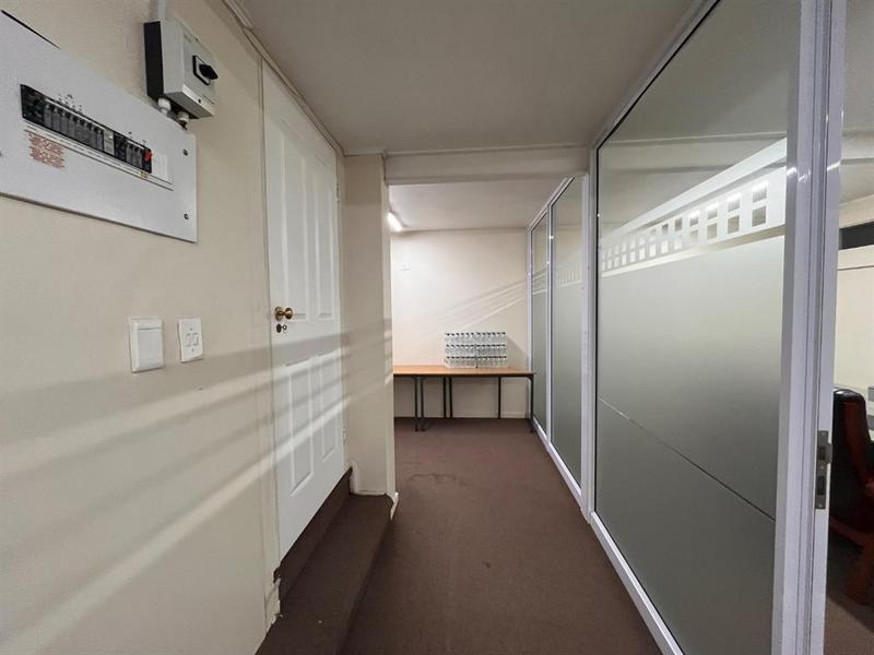 To Let Commercial Property for Rent in Essenwood KwaZulu-Natal