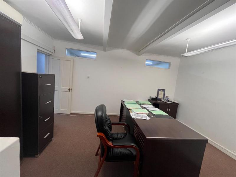 To Let Commercial Property for Rent in Essenwood KwaZulu-Natal