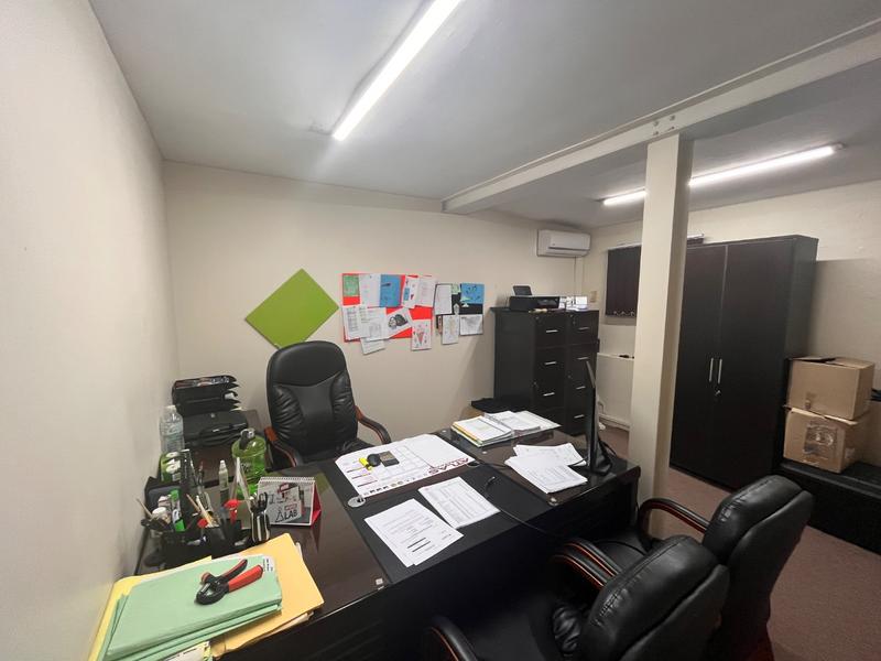 To Let Commercial Property for Rent in Essenwood KwaZulu-Natal