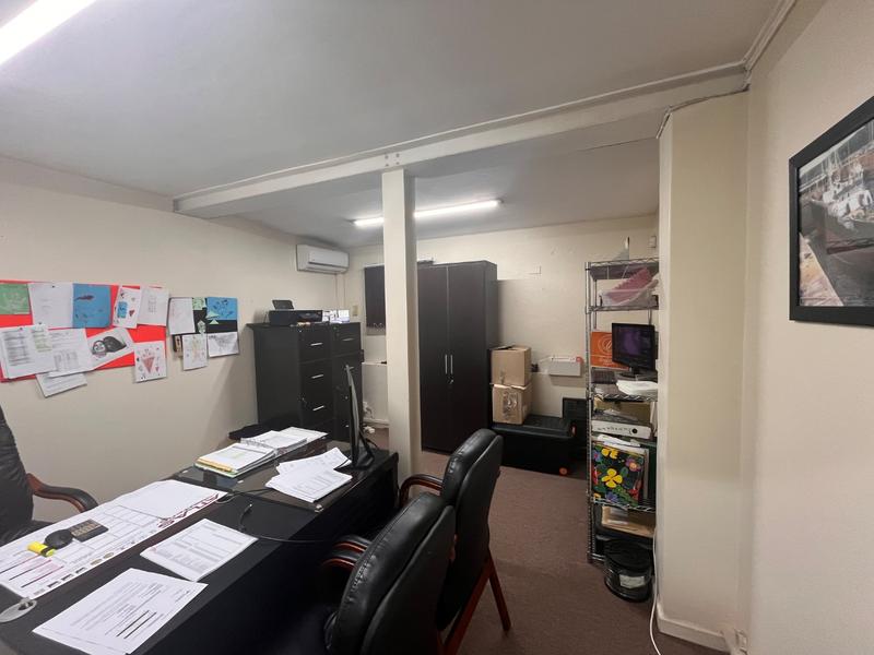 To Let Commercial Property for Rent in Essenwood KwaZulu-Natal