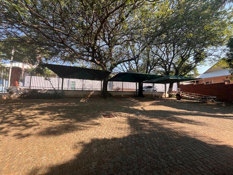 To Let Commercial Property for Rent in Essenwood KwaZulu-Natal