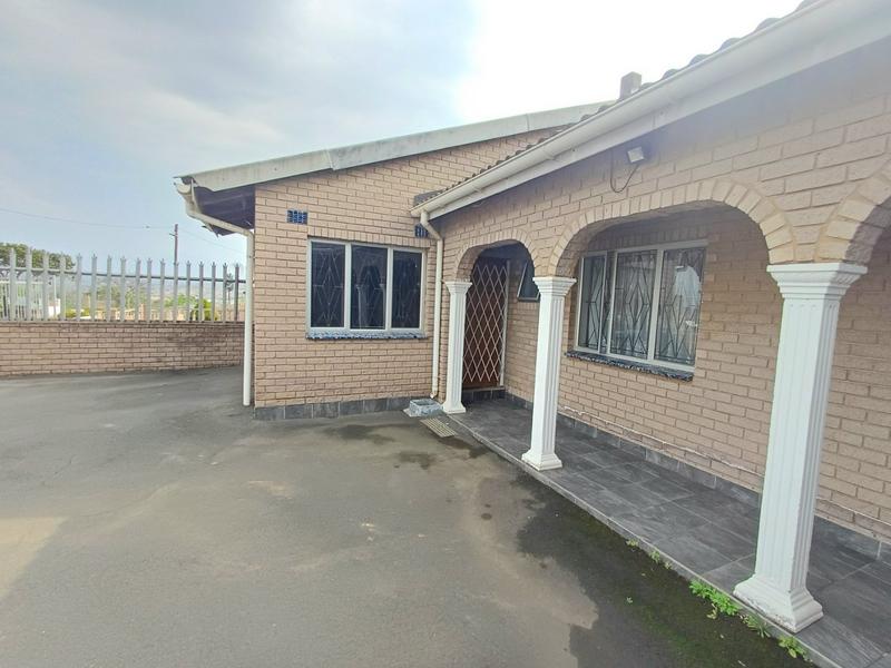 4 Bedroom Property for Sale in Stonebridge KwaZulu-Natal