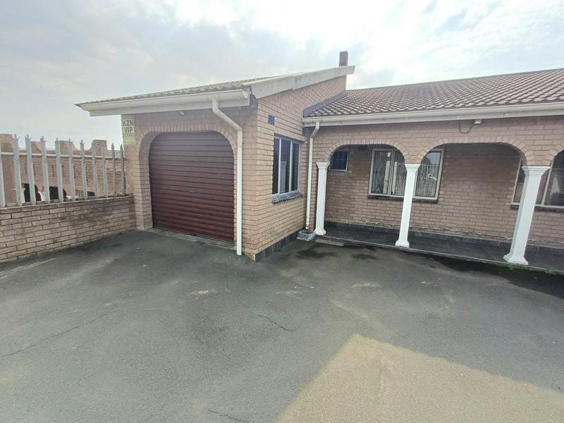 4 Bedroom Property for Sale in Stonebridge KwaZulu-Natal