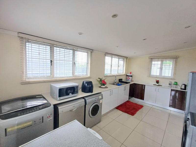 4 Bedroom Property for Sale in Stonebridge KwaZulu-Natal