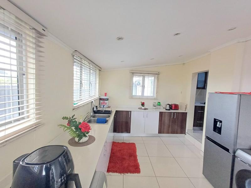 4 Bedroom Property for Sale in Stonebridge KwaZulu-Natal