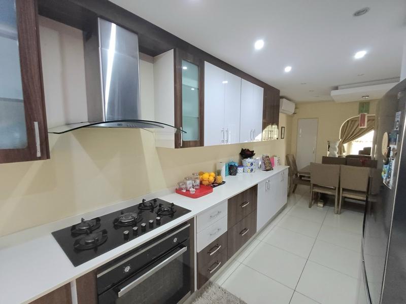 4 Bedroom Property for Sale in Stonebridge KwaZulu-Natal