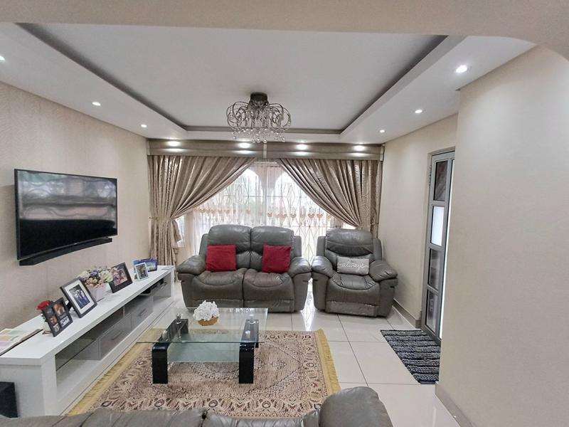 4 Bedroom Property for Sale in Stonebridge KwaZulu-Natal