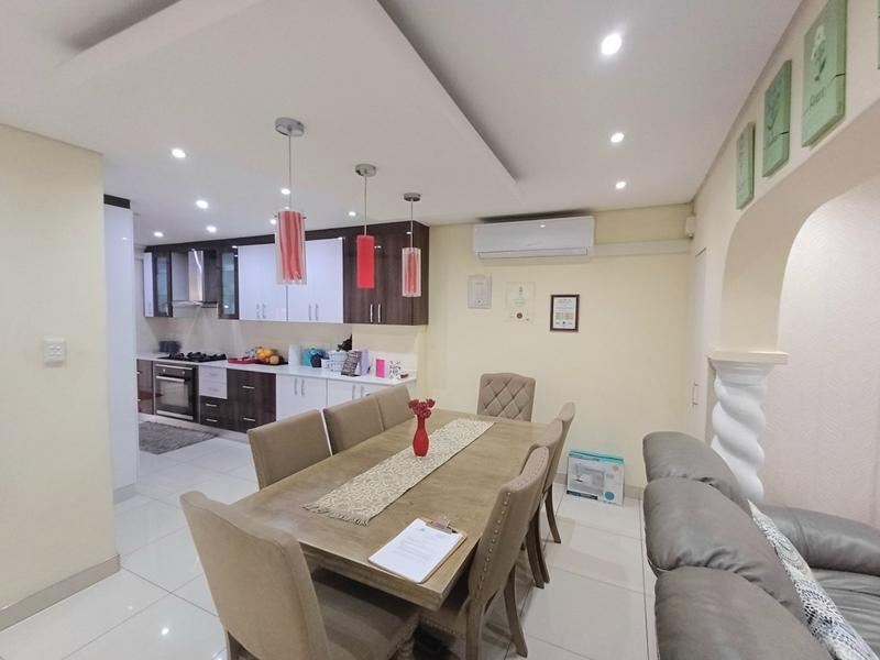 4 Bedroom Property for Sale in Stonebridge KwaZulu-Natal