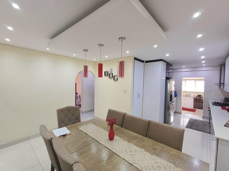 4 Bedroom Property for Sale in Stonebridge KwaZulu-Natal