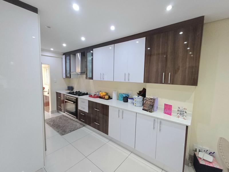 4 Bedroom Property for Sale in Stonebridge KwaZulu-Natal